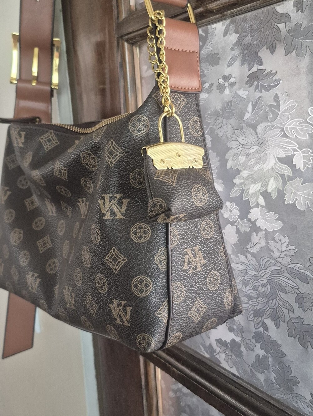 Classic Lettern Pattern Handbag - Picture 4 of 9
